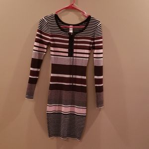 No boundaries Stripped dress